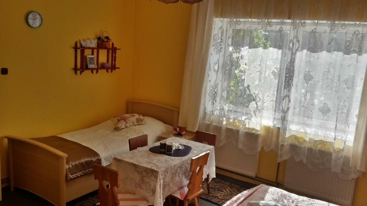 Dom Na Ludowo W Brzeznicy Apartment Brzeznica  Bagian luar foto