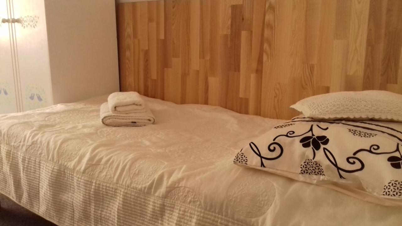 Dom Na Ludowo W Brzeznicy Apartment Brzeznica  Bagian luar foto